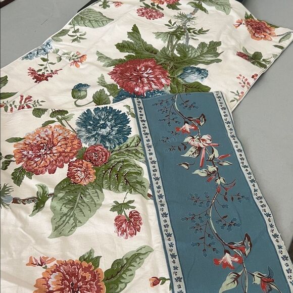 The Company Store Aster 16x90 Blue/White Fall Floral Table Runner New - Picture 4 of 10